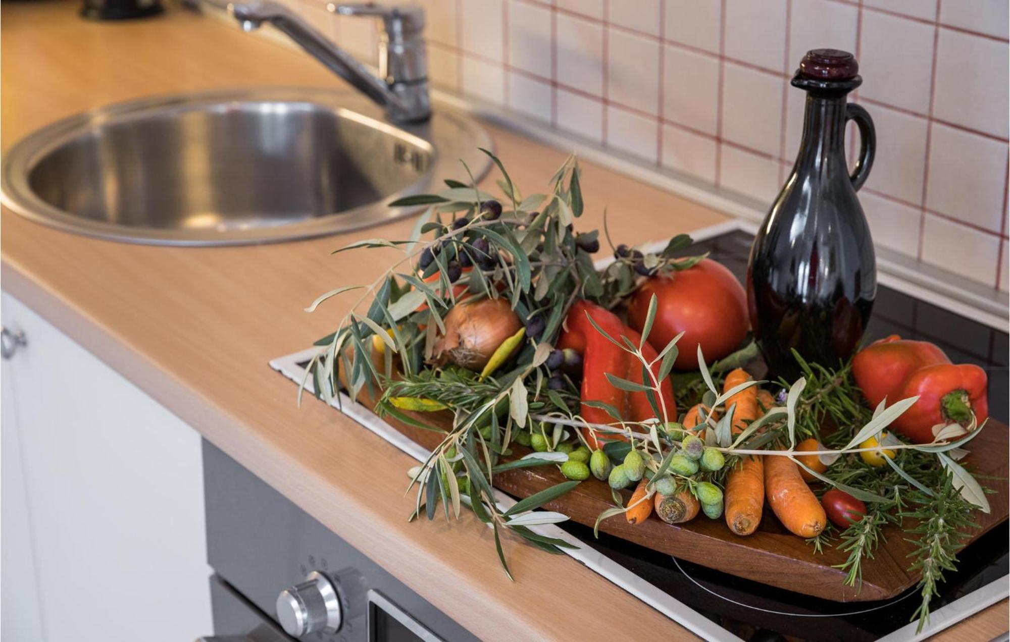 Gorgeous Apartment In Musalez With Kitchen Ngoại thất bức ảnh